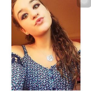 Meet your Posher, Mara